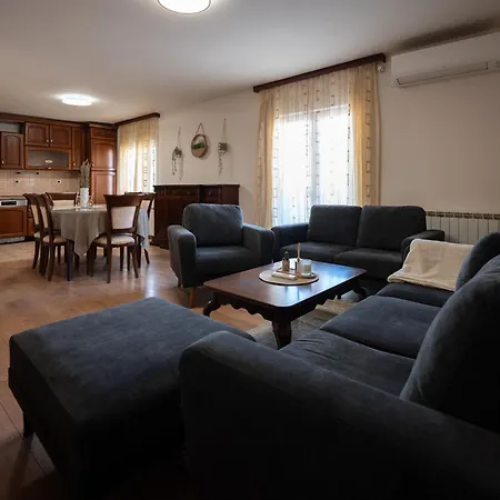 Adriatic Opal With Terrace And Private Parking Appartement
